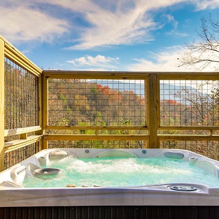 Gatlinburg Cabin With Game Room, Hot Tub And Mtn Views المظهر الخارجي الصورة