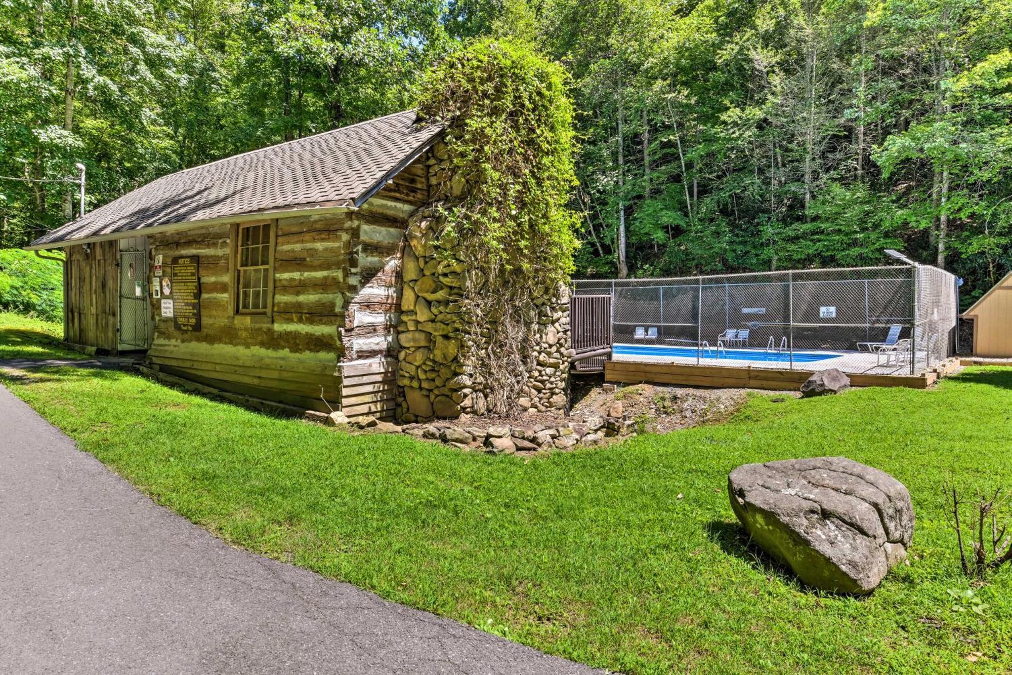 Gatlinburg Cabin With Game Room, Hot Tub And Mtn Views المظهر الخارجي الصورة